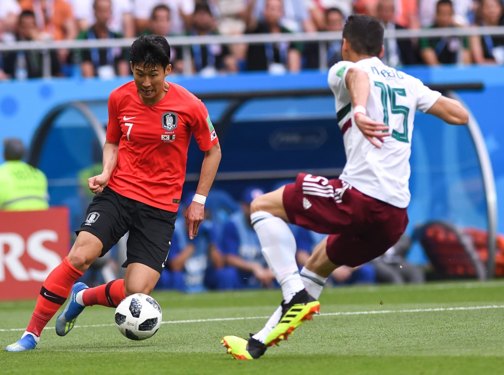 Mexico and South Korea players during their 2018 FIFA World Cup meeting